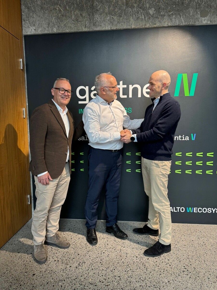 Marc Gomez (CEO Salto WECOSYSTEM), Elmar Hartmann und Xabier Martínez de Apellaniz.⇒Gantner Electronic