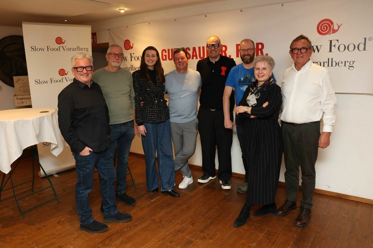 Matthias Ammann, Peter Stöger, Helena Ponier, Wolfgang Ponier, Matthias Vodenac, Vito Mussner, Brigitte Plemel und Schriftführer Khüny.⇒ame (3)