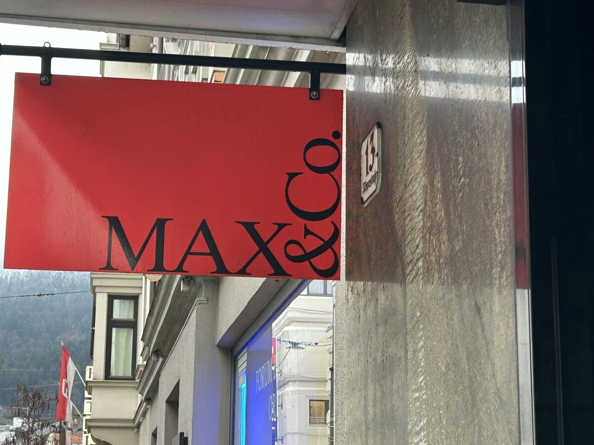 MAX & Co hat einen guten Standort am Eingang zum Fußgängerbereich in der Römerstraße.