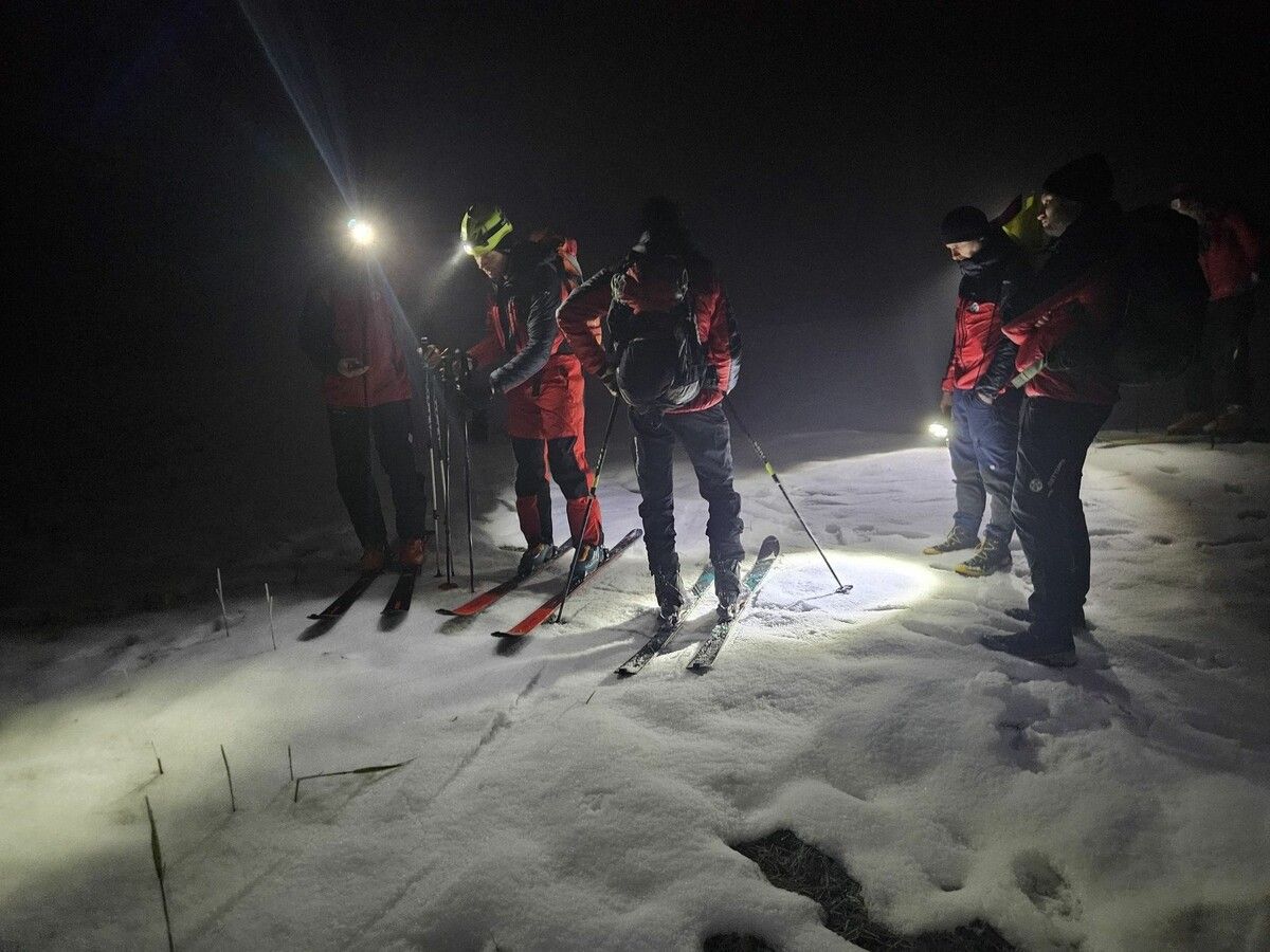 Neben zahlreichen Einsatzkräften war auch die Bergrettung Bizau bei der Suchaktion am Mittwochabend beteiligt.⇒symbol/Bergrettung Bizau