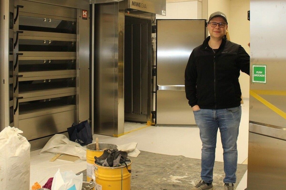 Noch sieht die Backstube wie eine große Baustelle aus, doch Dominik Künz ist zuversichtlich, dass nach der Fasnat das Probebacken beginnen kann. ⇒STP