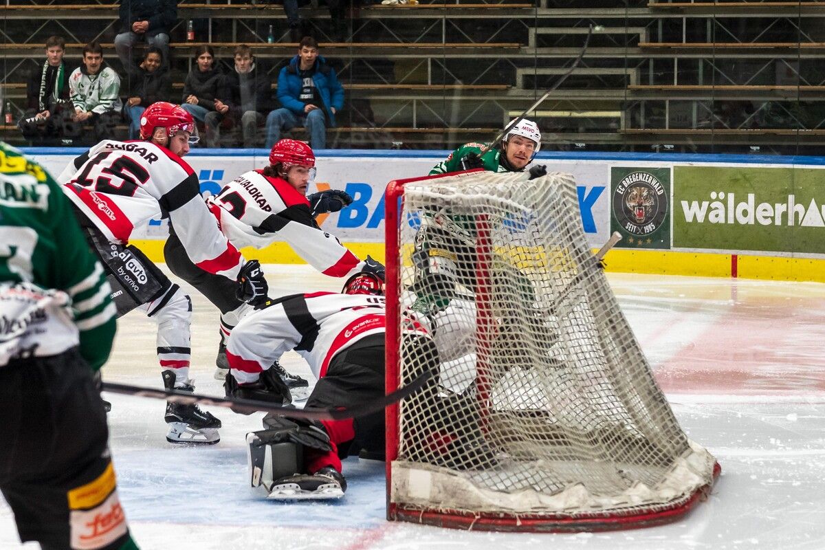 Nur knapp eine Minute nach dem frühen Rückstand – 18 Sekunden – traf ECB-Stürmer Roberts Lipsbergs zum 1:1-Ausgleich.⇒VN-STiplovsek