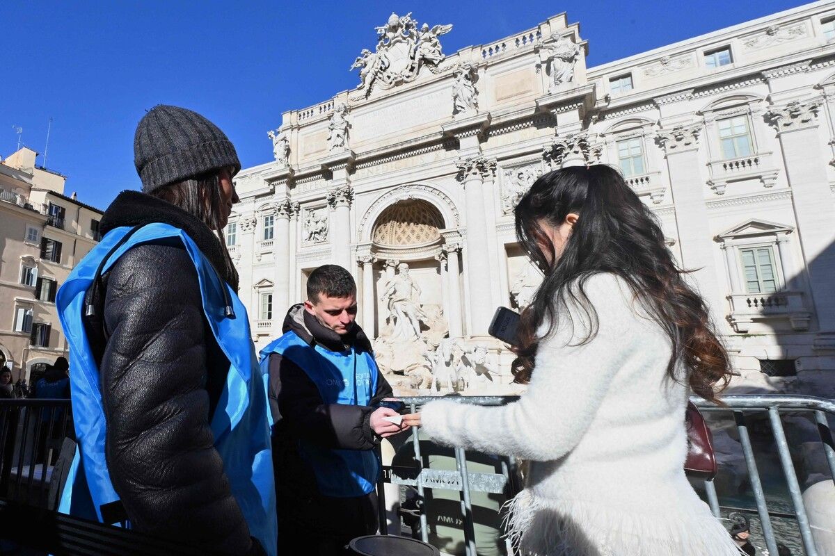 Nur noch mit Eintrittskarte darf man den Trevi-Brunnen besichtigen.⇒AFP