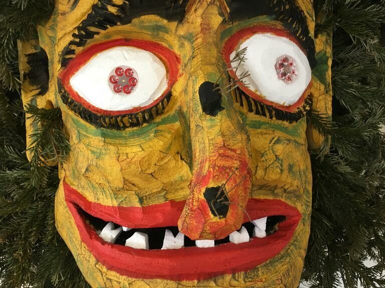 Ob man in diesem Gesicht von 2017 eine Hexe oder einen Wintergeist sieht, ist auch eine Frage des Betrachters, nicht nur der Zunft. ⇒VOL/Rauch