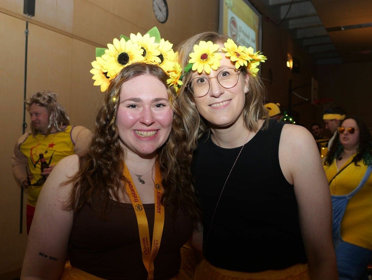 Organisation mit Herzblut: Julia Köchle und Nadine Lampert stemmten die Mega-Party.⇒