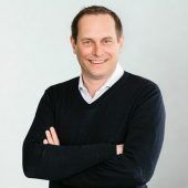 Towa baut Industrieberatung in Deutschland aus