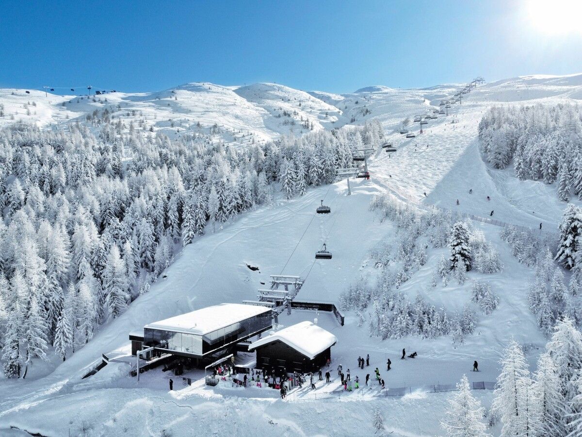 Pisten von Livigno sind mit Doppelmayr-Bahnen sicher zu erreichen. ⇒FA (2)