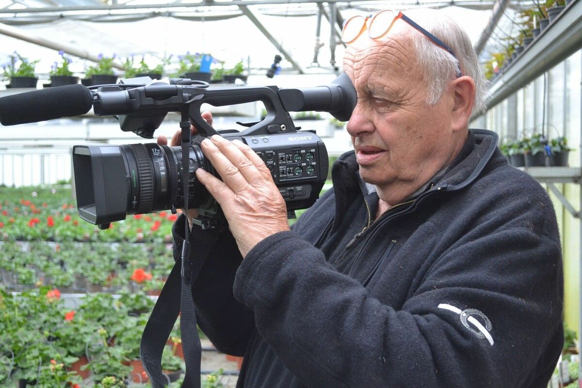 Primus Huber hält mit seinen Filmen die Dorfgeschichte lebendig.⇒Elke Kager