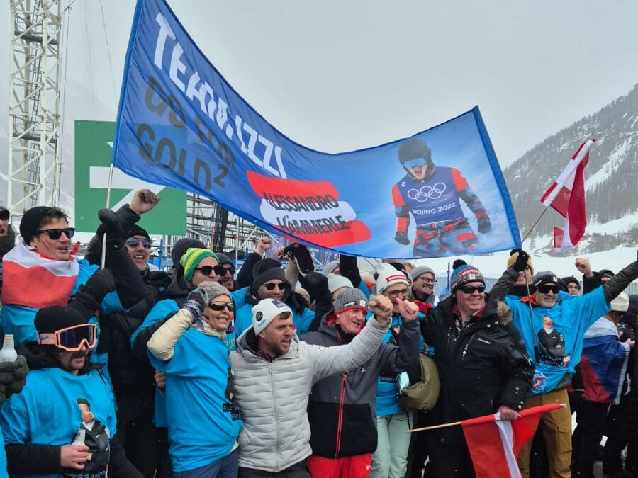 Rund 75 Fans aus dem Montafon wurden Zeitzeugen des historischen Erfolges von Alessandro Hämmerle.⇒fotos: Privat