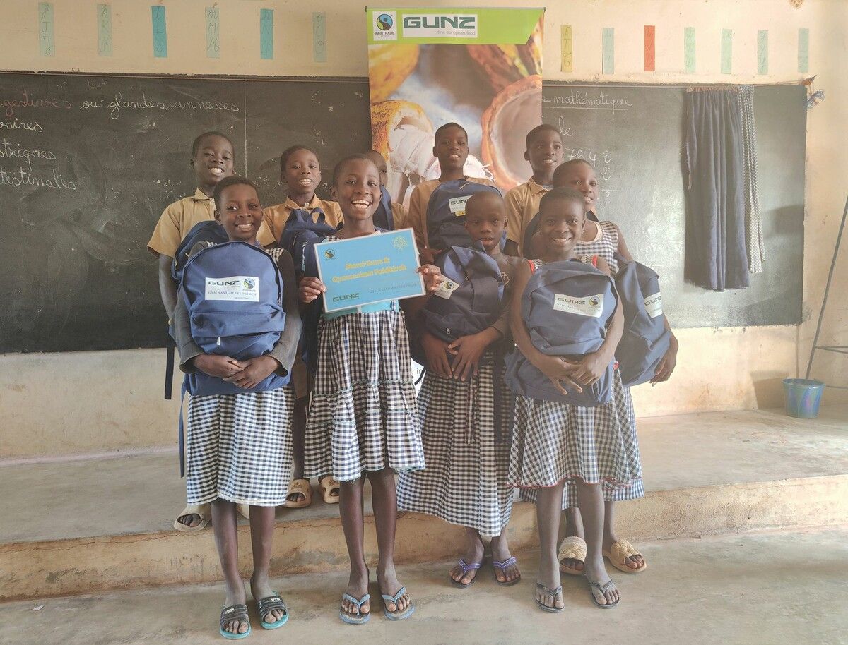 Schule als Chance für die Zukunft: Die Kinder in Elfenbeinküste sind begeistert über Schule und Engagement der Vorarlberger. ⇒FA
