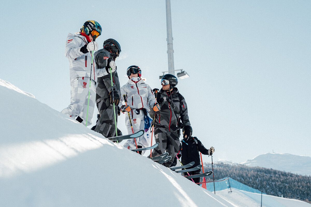 Sonja Gigler (l.) und Co. besichtigen den Olympiakurs in Livigno.⇒ÖOC/STeiner