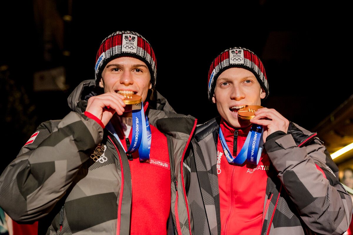 Stephan Embacher und Jan Hörl sorgten mit ihrer Goldmedaille im Super-Team-Bewerb für einen versöhnlichen -Abschluss.⇒gepa