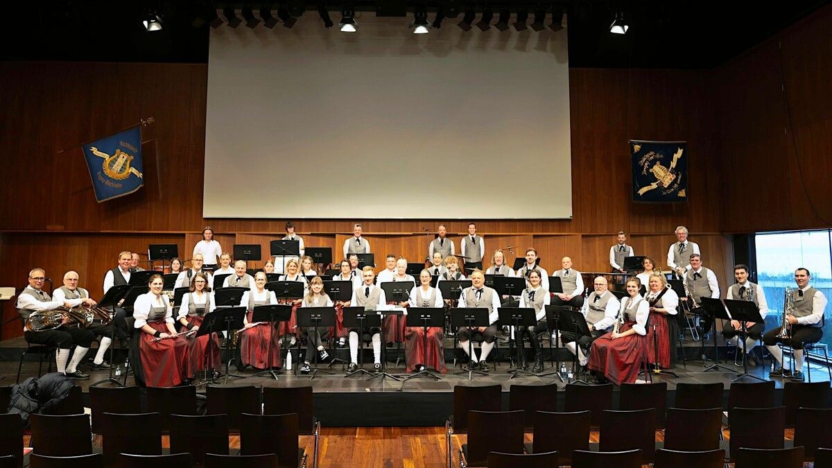 Stimmungsvoller Konzertabend der Stadtkapelle Bregenz-Vorkloster unter der Stabführung von Kapellmeister Thomas Gertner im voll besetzten Seestudio des Festspielhauses. ⇒⇒Stadtkapelle