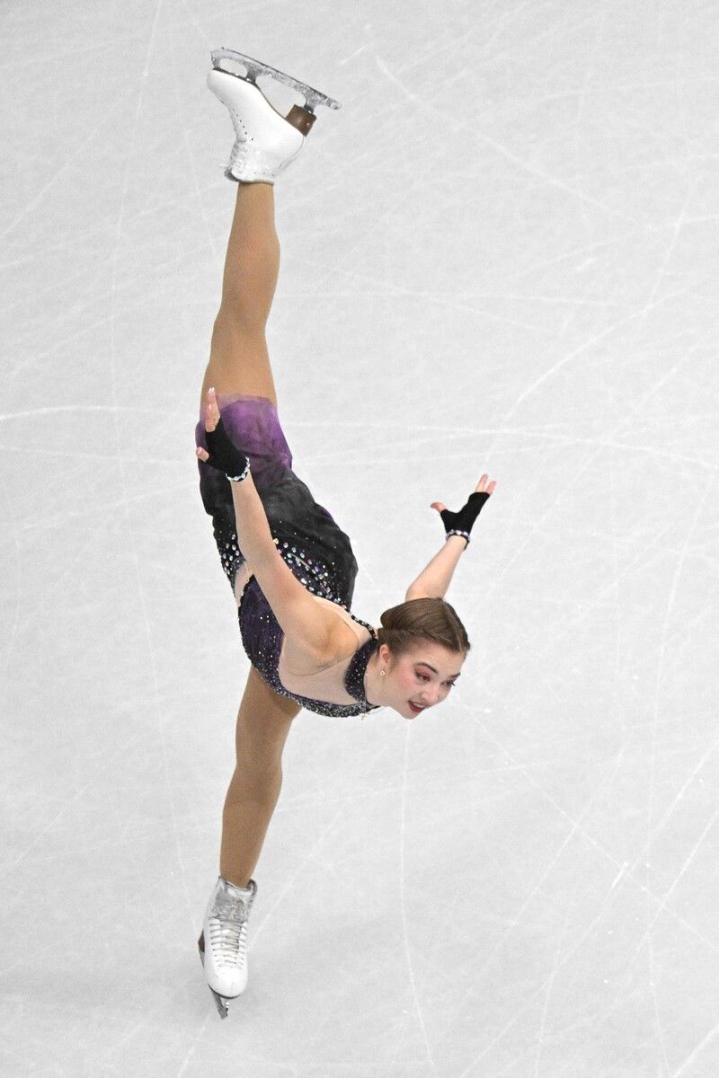 Sturzfrei und sehr ausdruckstark begeisterte Olga Mikutina zu rockigen Klängen von „Nothing else matters“ (Orginal von Metallica) in ihrem Kürprogramm. ⇒apa