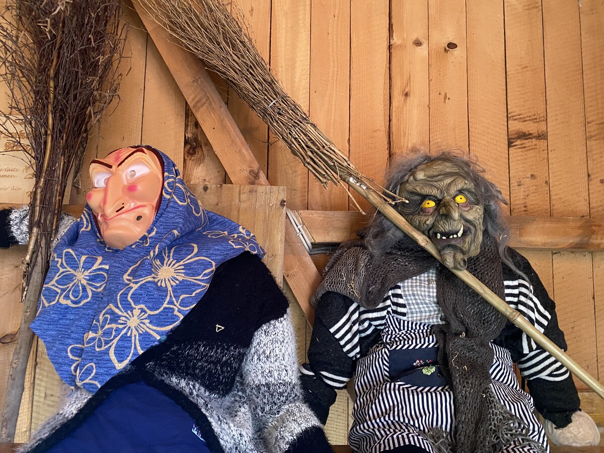 Über 100 Funken brennen am kommenden Wochenende in Vorarlberg. Die Funkenhexe gehört bei etwa 90 Prozent dazu.⇒VN