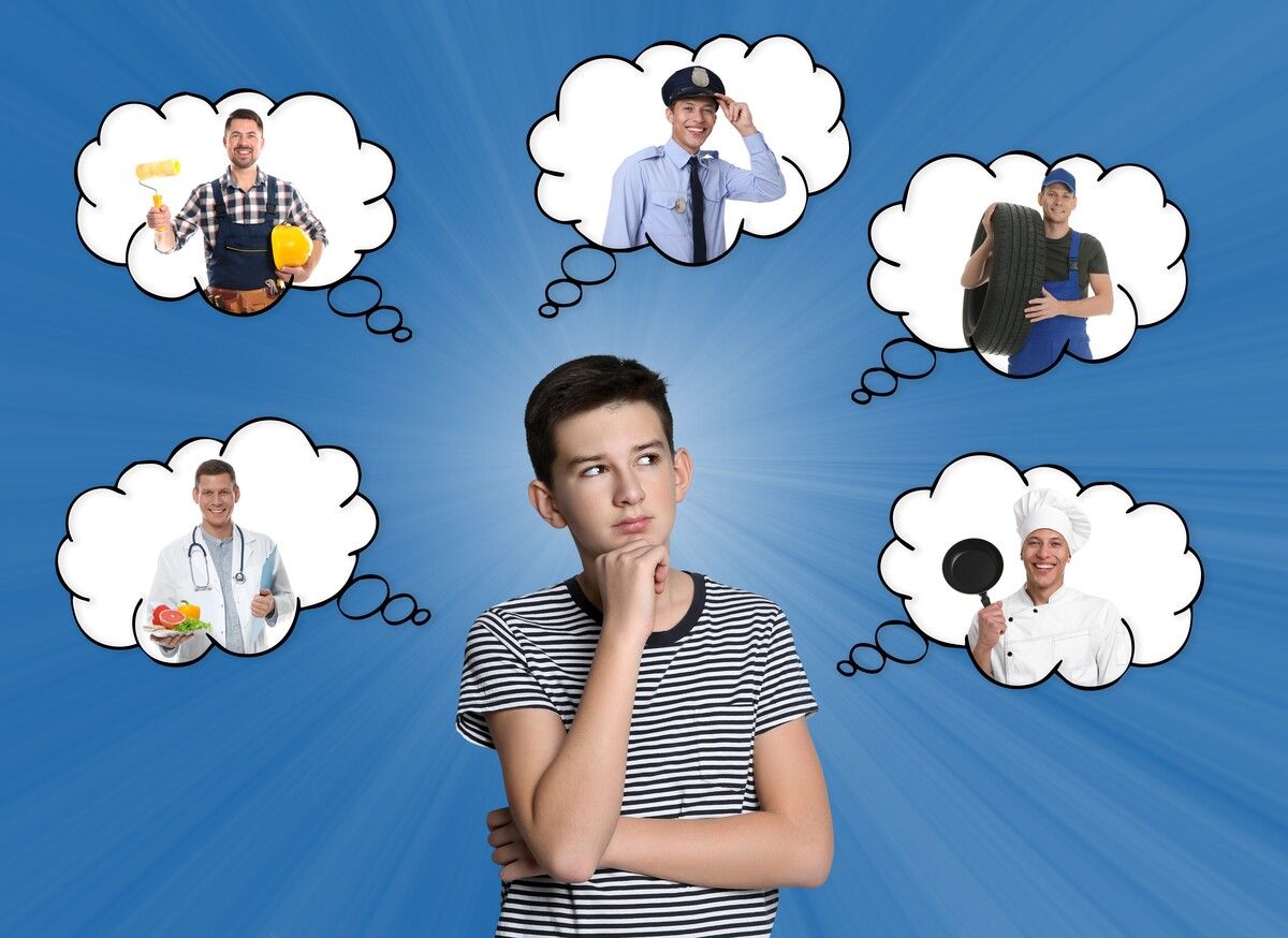 Viele Jugendliche sind bei der richtigen Berufswahl unschlüssig. Schnuppern bietet eine ideale Orientierungsmöglichkeit.⇒Shutterstock