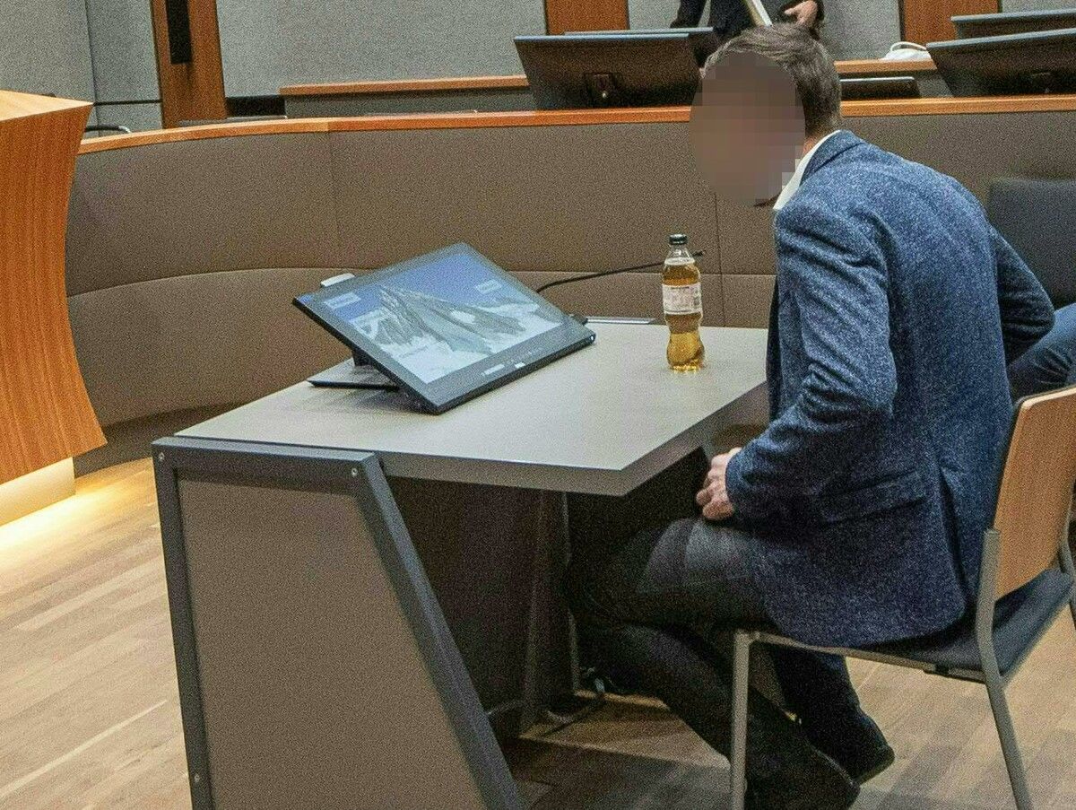 Vor Gericht verteidigte sich der 37-Jährige gegen die Vorwürfe der Staatsanwaltschaft.⇒APA/SPIESS