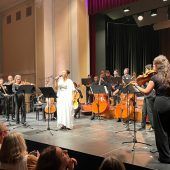 Begeisterung, Neugier und große Stimmen