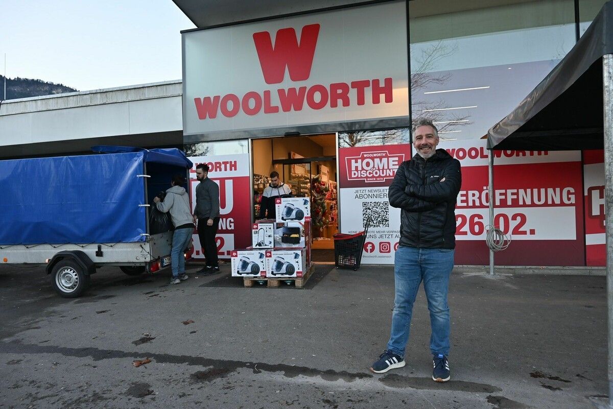 Woolworth eröffnet am Donnerstag eine weitere Filiale in Hohenems. Area Sales Manager Alexander Schranz freut sich auf die bevorstehende Eröffnung.⇒BVS