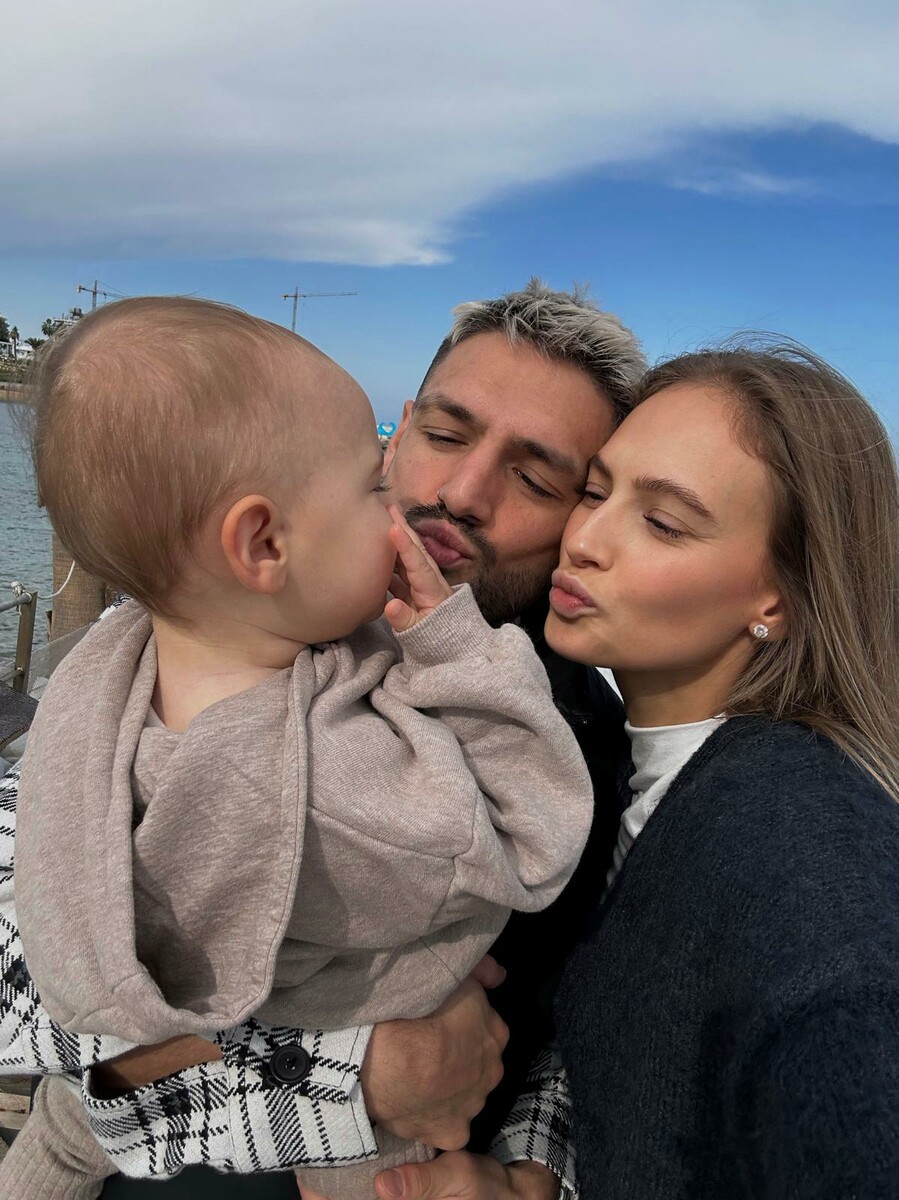 Aktuell trübt die Idylle: Ex-Austria-Lustenau- bzw. Altach-Profi Emanuel Sakic lebt mit seiner Familie auf Zypern, wo er für Enosis Neon Paralimniou spielt.⇒vn