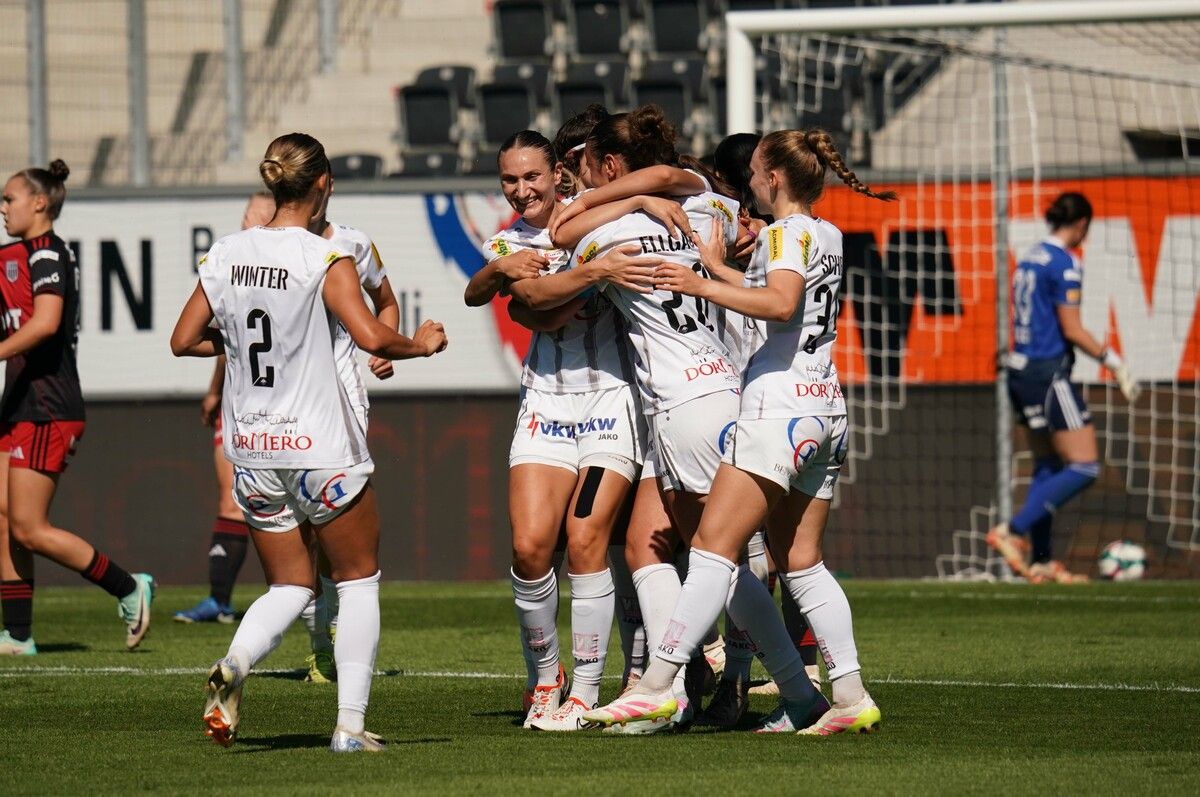 Altachs Damen wollen gegen Sturm Graz im Heimspiel jubeln. ⇒Kopf