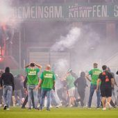 Prozess um Platzsturm bei Derby