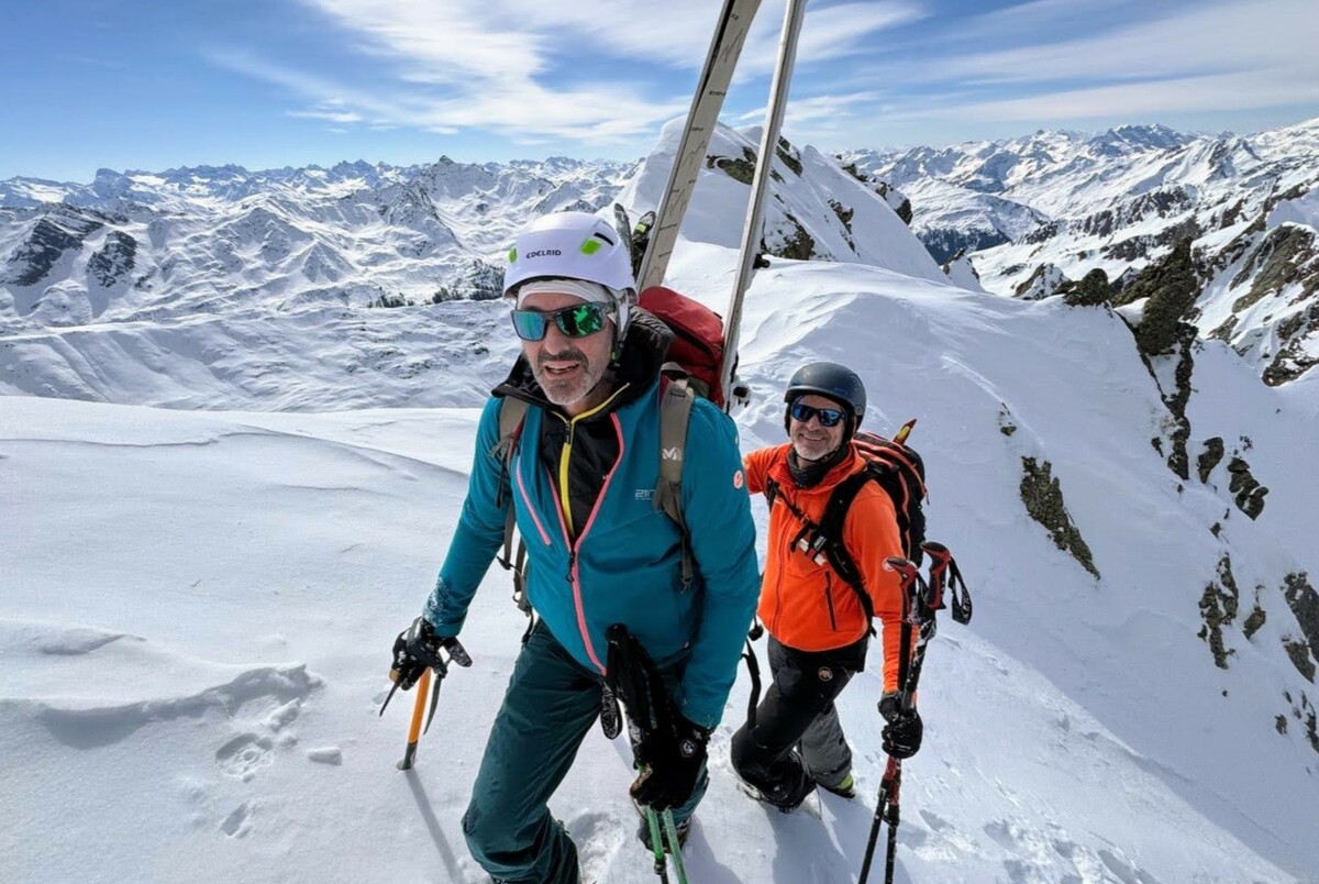 Anspruchsvolle Skiüberschreitung mit steilen Passagen und beeindruckender Aussicht im hochalpinen Gelände. ⇒Naturfreunde Bludenz