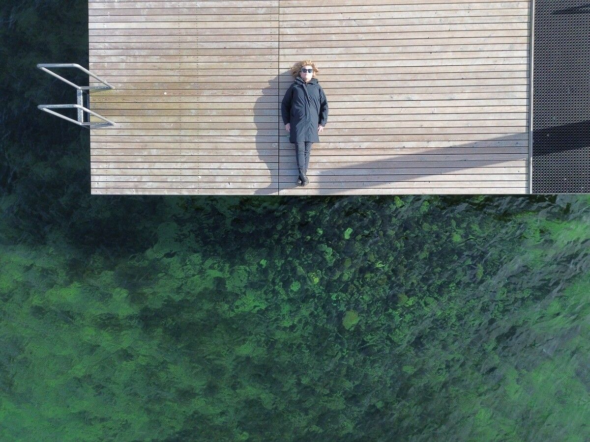 Bodensee-Thriller-Autorin Rebekka Moser wohnt in Bregenz, ist politisch sehr interessiert und Vielleserin. ⇒Moser