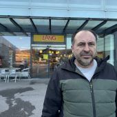 Zeitungszusteller bemerkt ­ungewöhnlichen Geruch