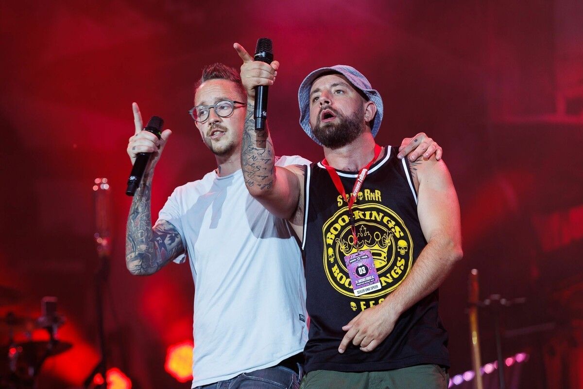 Christopher Seiler (r.) zieht sich bis zum Sommer aus der Öffentlichkeit zurück. ⇒apa