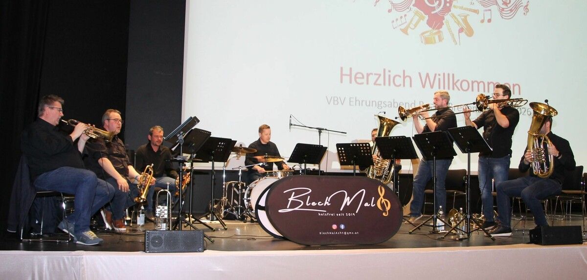 Das Ensemble „BlechMal8“ bot einen bunten Mix an Unterhaltung beim 13. Ehrungsabend des VBV Bezirk Bregenz.
⇒
Michel Hannes Stocklasa (4)