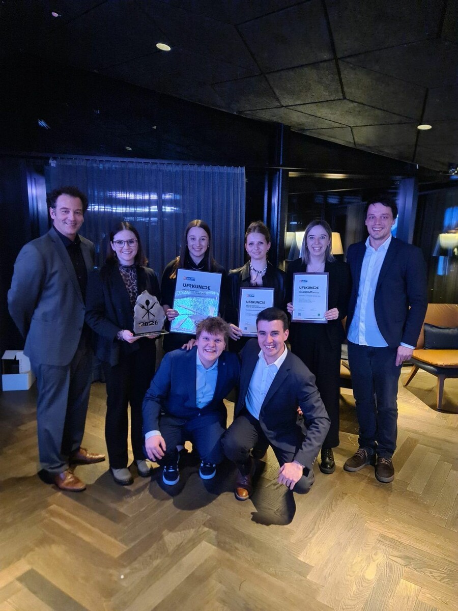 Das Team des Tourismus Campus Bludenz mit Betreuern.⇒ Tourismus Campus