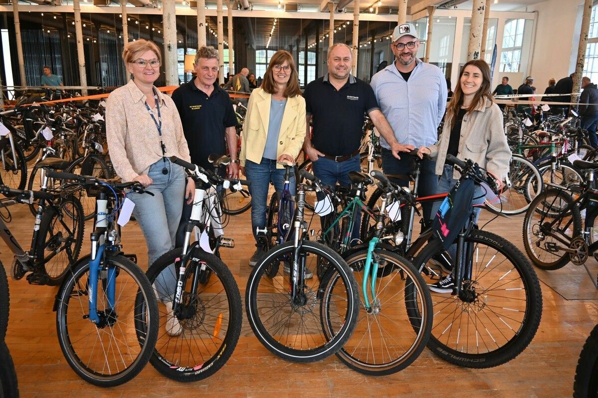 Das Team vom Stadtmarketing freut sich mit Christian Leidinger (Fabrik Klarenbrunn) auf die Fahrradbörse. ⇒Stadtmarketing