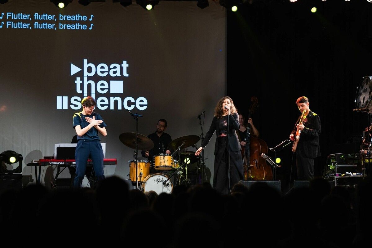 Das Veronika Morscher Quintett bringt mit ‚Beat the Silence‘ inklusive Musik-Erlebnisse nach Vorarlberg.⇒Pascal Riesinger
