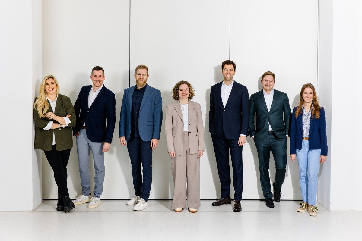 Das Vorstandsteam: Linda Meixner, Fabio Buzzi, Philipp Peer, Marie-Christine Häfele, Alexander Deuring, Jakob Hofer, Vera Klien.⇒JWV/N.Bröll