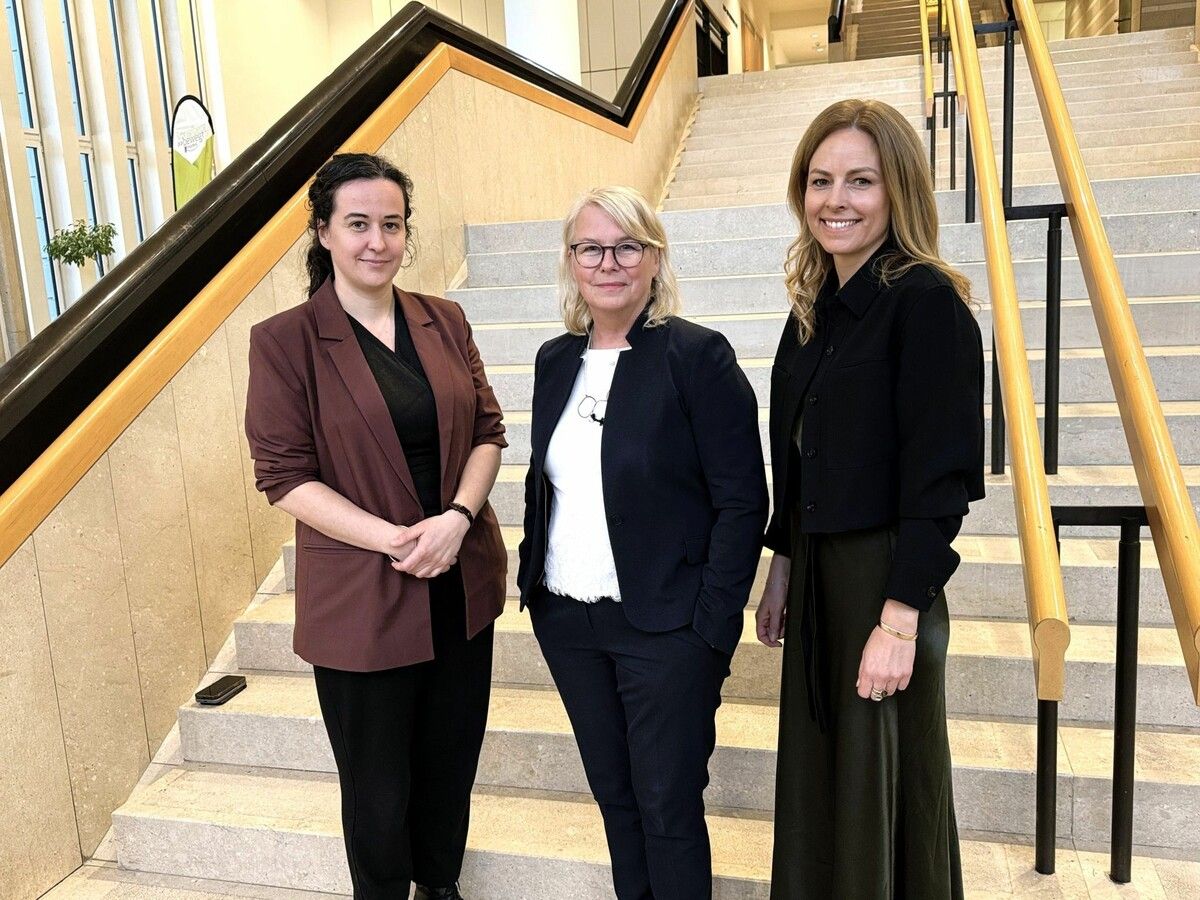 Denise Beer (Land Vorarlberg) mit Referentin, Universitätsprofessorin Edeltraud Hanappi-Egger, und Moderatorin Kerstin Polzer beim diesjährigen Frauenempfang im Landhaus. ⇒Sigrid Juen