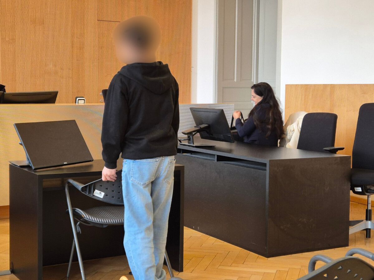 Der 14-Jährige stand vor Gericht, am Schluss gab es einen Tadel für alle. ⇒EC