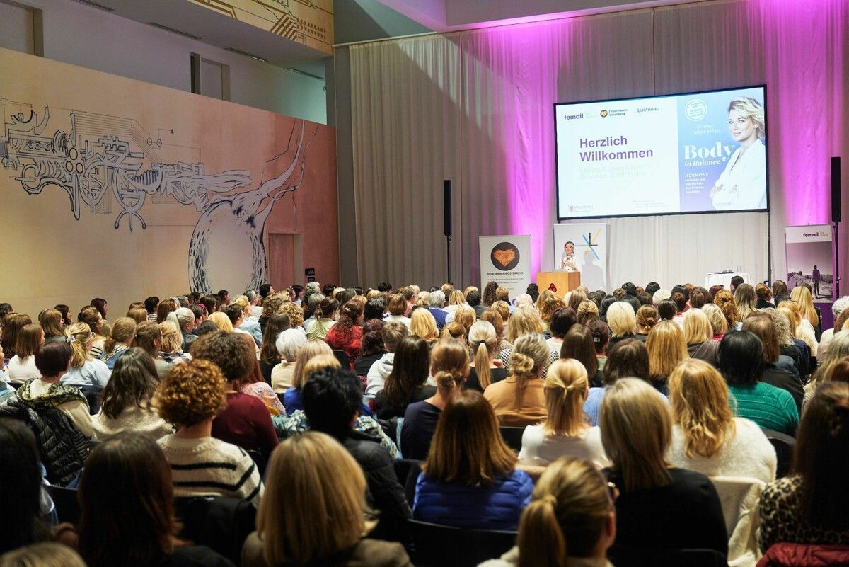 Der Andrang war groß: Die Aula im CCR war bis auf den letzten Platz gefüllt.⇒Gemeinde (2)