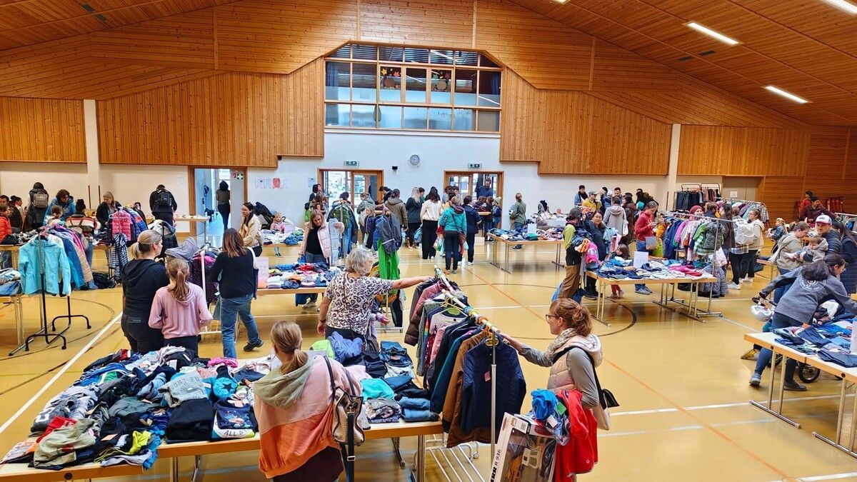 Der Frühlingsbasar in Raggal lädt zum Stöbern ein.⇒Hab