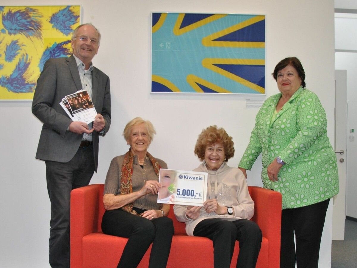 Der Kiwanis-Club Bregenz Rheintal Iris überreichte dem LZH-Geschäftsführer eine Spende in Höhe von 5000 Euro.⇒ LZH