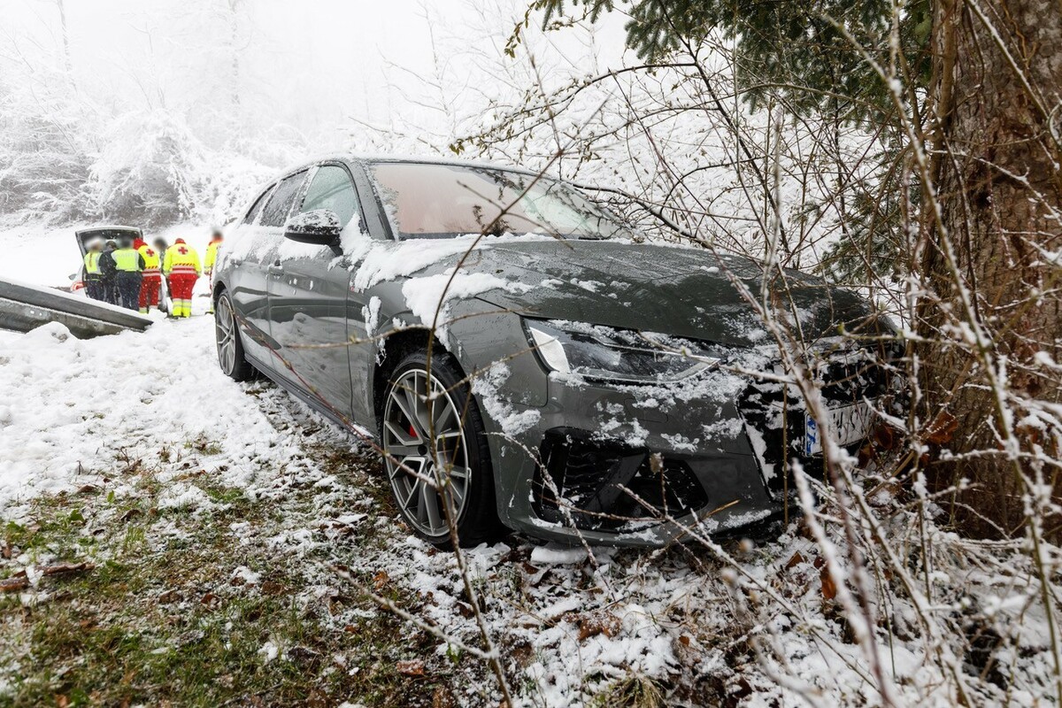 Der Lenker des Fahrzeuges hatte Glück und kam ohne Blessuren davon.⇒hofmeister