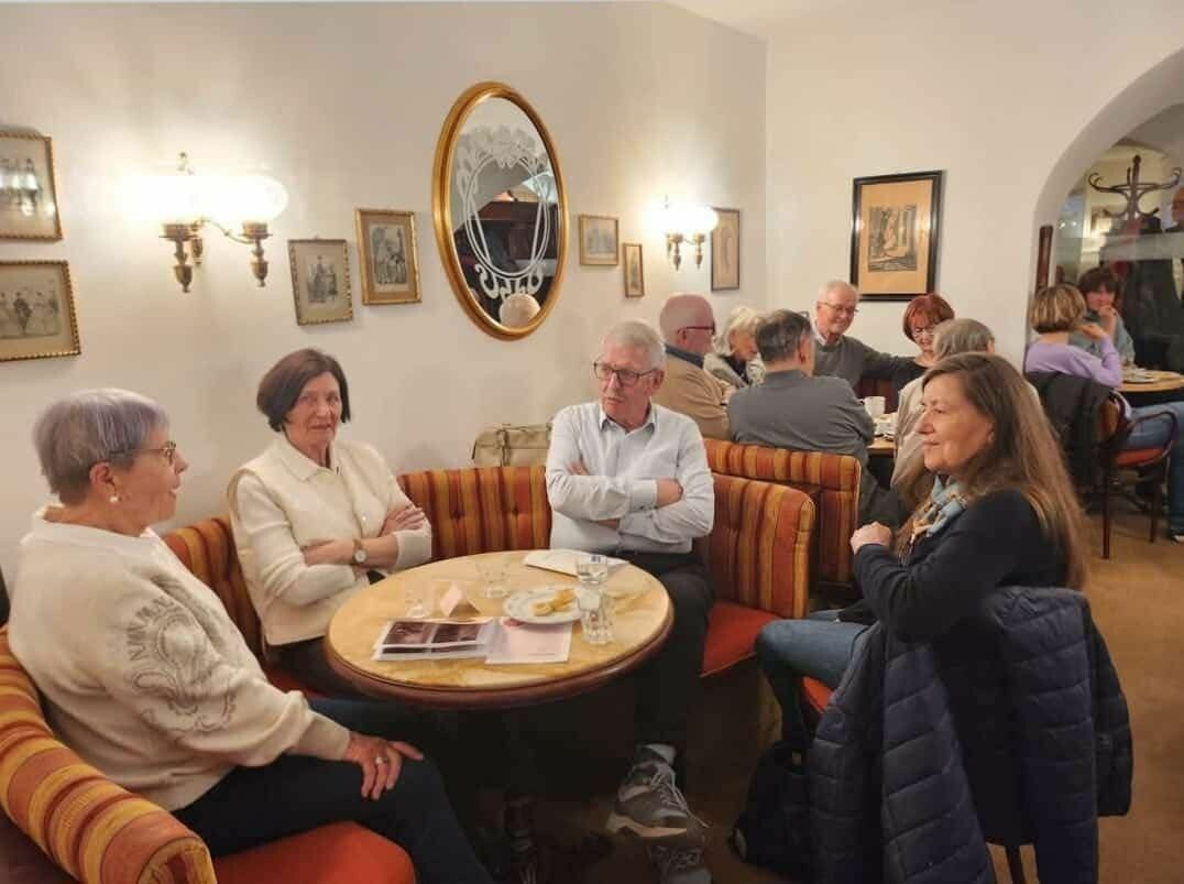 Die Besucher lauschten dem interessanten Vortrag. ⇒Verena Maier