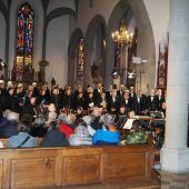 Archaische Wucht und feine Linien