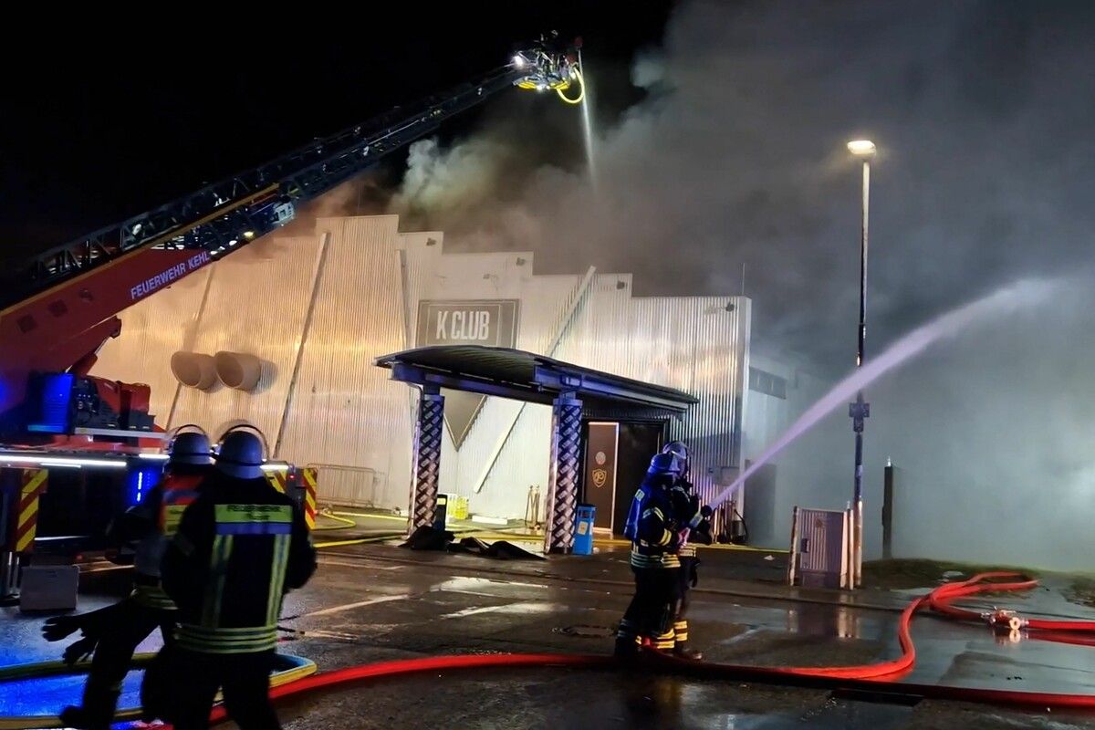 Die Disco dürfte durch den Brand vollständig zerstört worden sein. ⇒afp