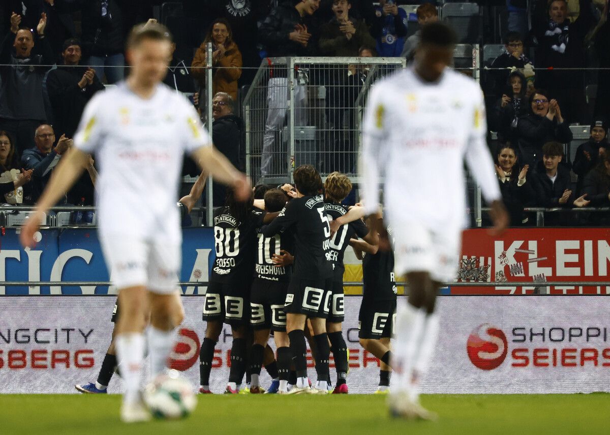 Die Enttäuschung über das verpasste Meister-Play-off war bei den Altachern groß, während Sturm im vierten Heimspiel unter Trainer Fabio Ingolitsch den vierten Sieg, jeweils zu Null, feiern konnte.⇒gepa