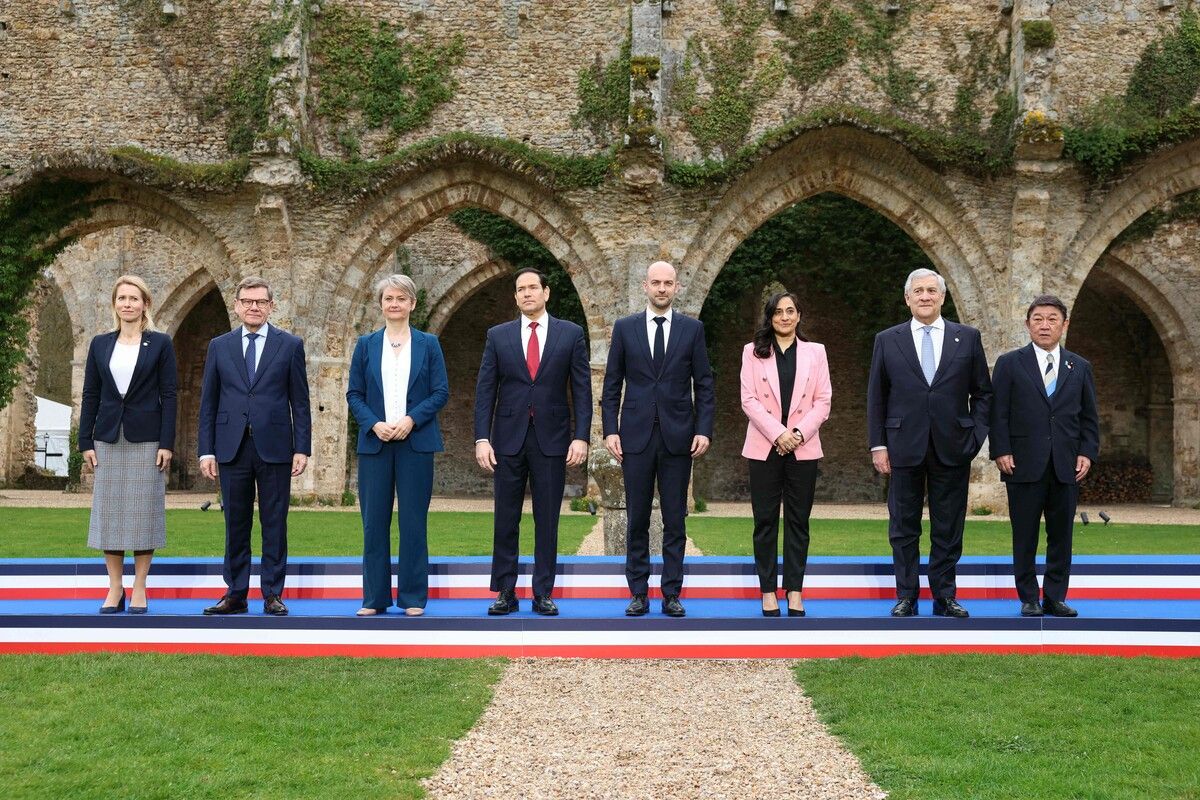 Die G7-Außenminister beraten bei Paris über Iran-Krieg, Ukraine-Unterstützung und Spannungen nach US-Kritik an Europa. ⇒afp (2)