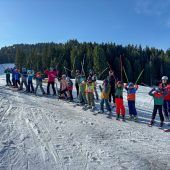Volksschule Wallenmahd ­verbrachte Skitag am Bödele