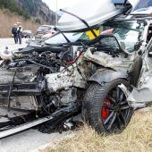 Sechs Verletzte bei Frontalkollision