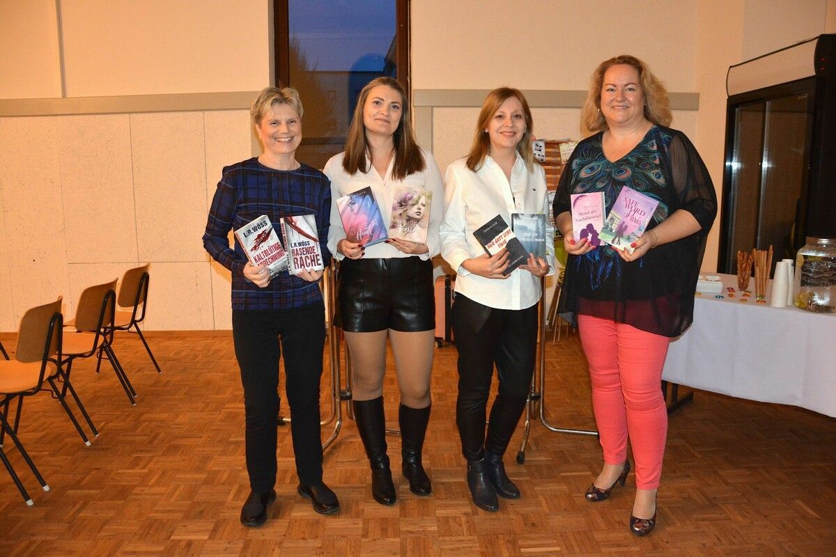 Die vier Autorinnen: (v. l.) Lotte R. Wöss, Julia Krieger, Stefanie Graf und Yvonne Schiffer. ⇒cro (3)