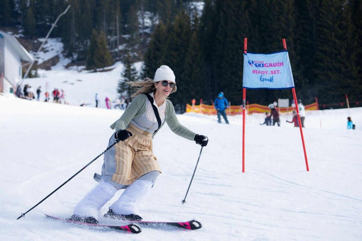 Dirndl und Lederhosen prägten das Bild auf den Pisten. ⇒Robin Mayer
